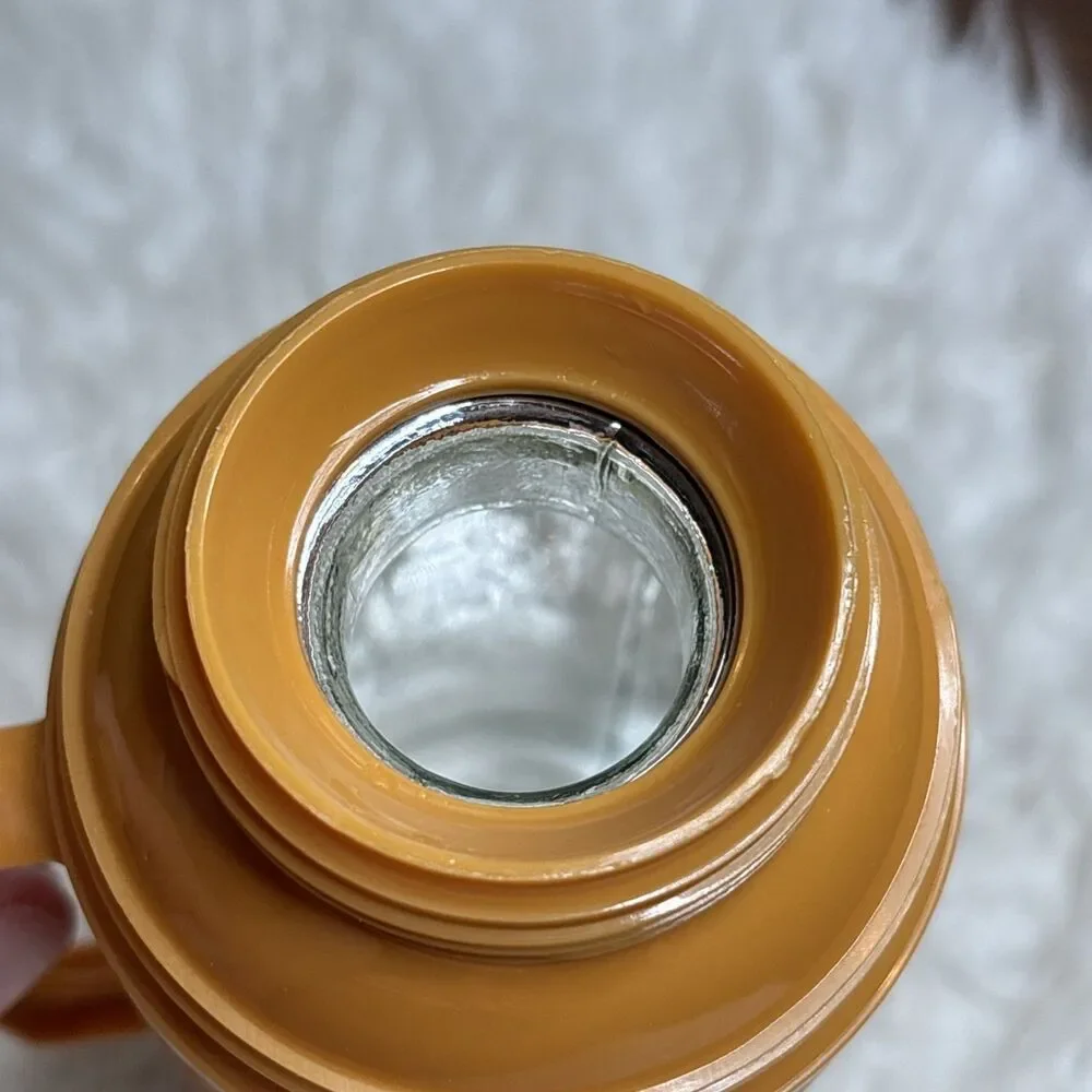 Vintage Thermos King Seeley Vacuum Bottle Harvest Gold / Beige Holds 16 oz CLEAN